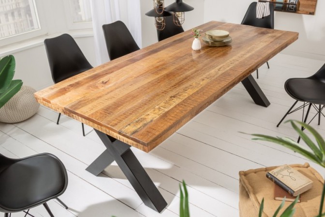 SMITH - Handgjort matbord i massivt trä och metall 200 cm